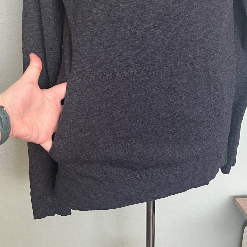 Highland Outfitters Men's Gray Hoodie Sweater - Picture 3 of 5
